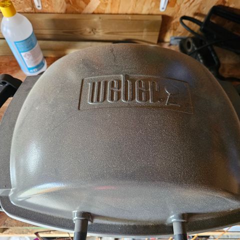 Weber Q 140. 230 volt grill.