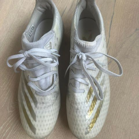 Adidas fotballsko str 42