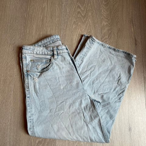 H&M Wide High Cropped Jeans str 44