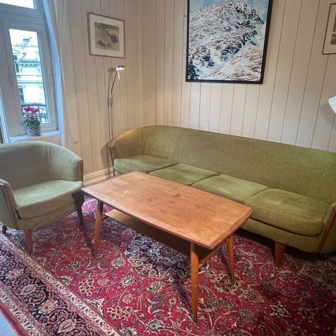 Retro - sofa og lenestol i teak til salgs - teakbordet følger med på kjøpet