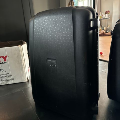 2 ulike modeller samsonite