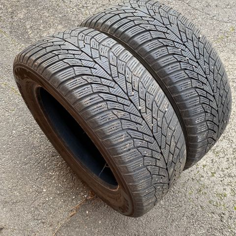 2stk nesten ny 235/55 R17 piggfri vinterdekk(8mm)