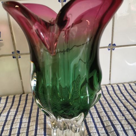 Nydelig retro farget glassvase