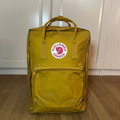 KÅNKEN LAPTOP 17" OCHRE 20L