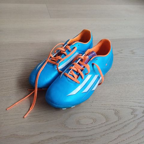 Adidas Fotballsko St. 40 2/3