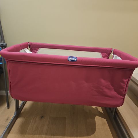 Chicco next2me bedside crib pink