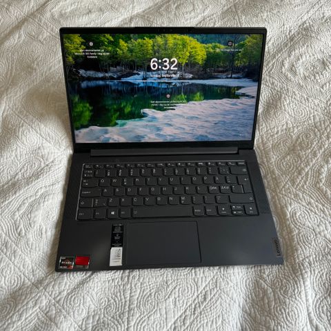 Lenovo Yoga Slim 7 Bærbar PC