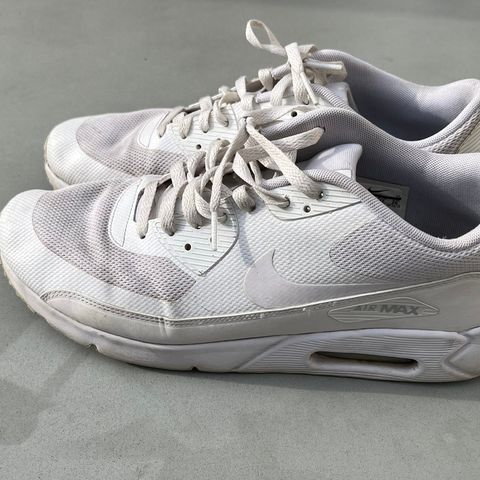 Nike AirMax str 45 hvit