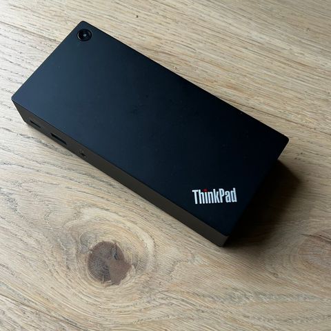 Lenovo ThinkPad USB-C Dock + strømforsyning. Åpen for bud