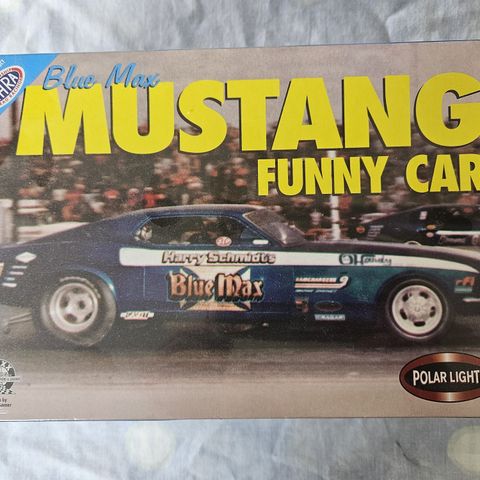 #56. 1970 Blue Max Mustang Funny Car plastbyggesett