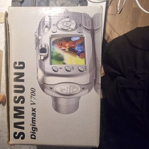 Samsung digimaxv700