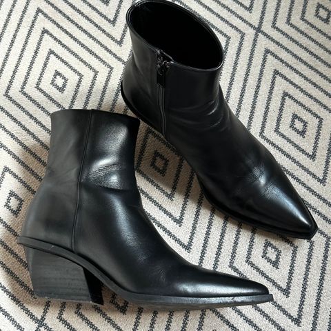 Arket boots (37)