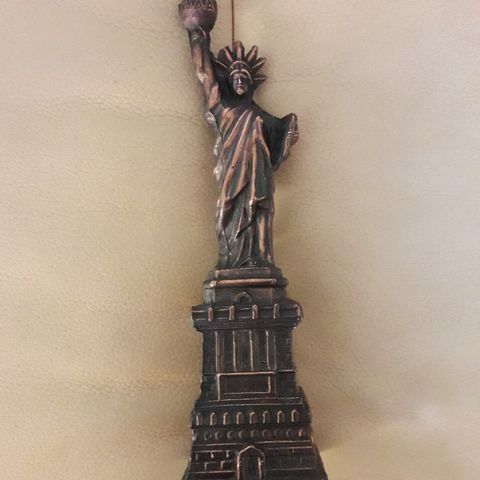 Statue of Liberty NYC og flagg USA.