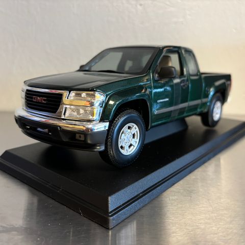 1:18 GMC Canyon fra Maisto selges