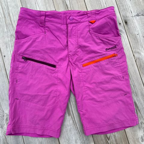 Bergans Utne YouTube girl shorts