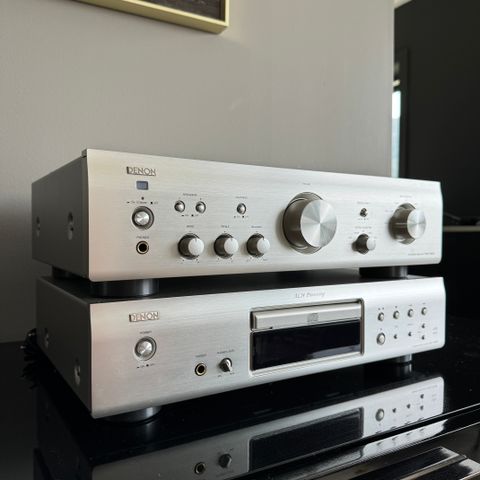 Denon PMA-700AE Amplifier og DCD-700AE CD Player.