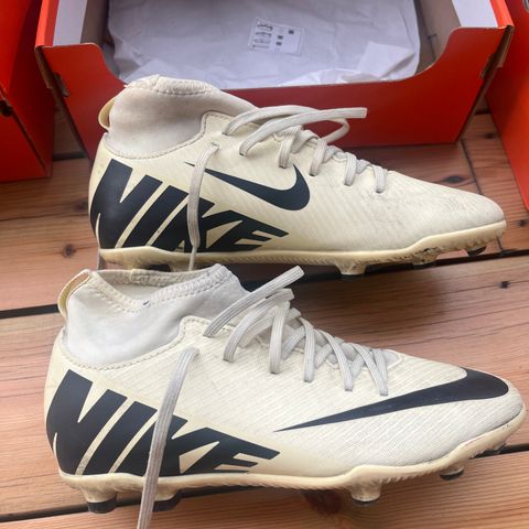 Fotballsko Nike 36,5