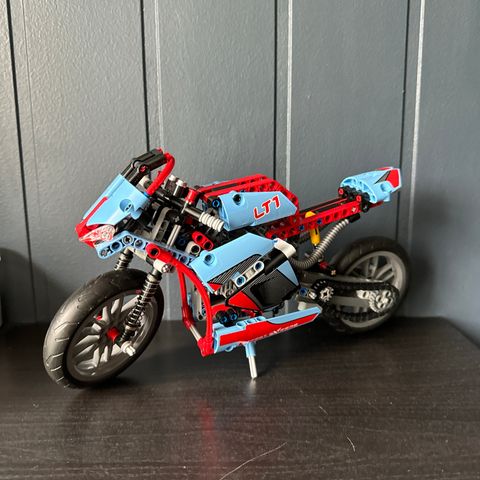 Lego street motorsykkel