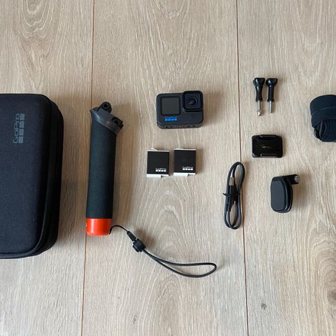 GoPro Hero 11 black med "accessories bundle"