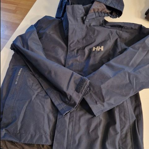 Helly Hansen jakke str. 152