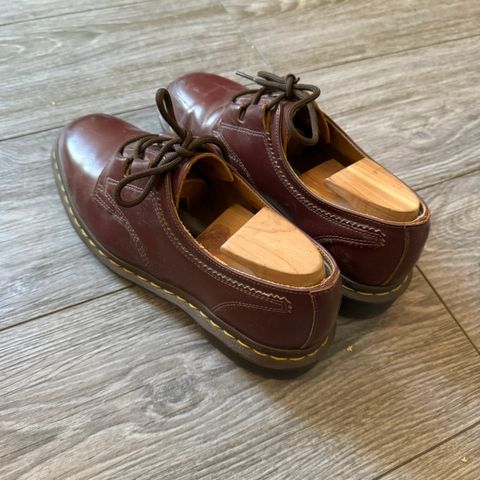 Dr. Martens sko i størrelse 39