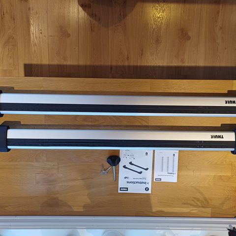 Takstativ Thule Wingbar Edge. BMW X5