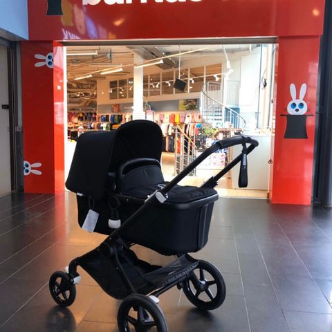 Bugaboo Fox All Black med utstyr