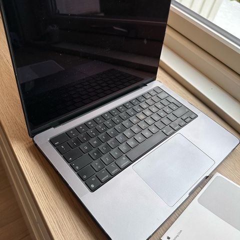 Apple Macbook Pro M1 Pro 14" 16GB RAM - 512GB SSD - StellarGrå