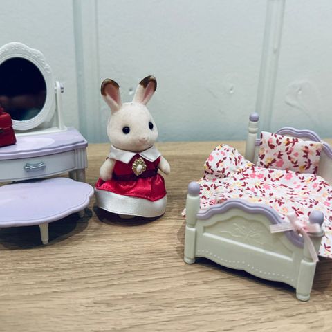 Sylvanian Families figur og møbler