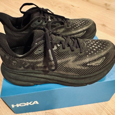 Hoka Clifton 9 Str. 42 Wide