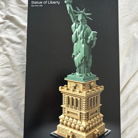 Lego 21042  Statue of Liberty