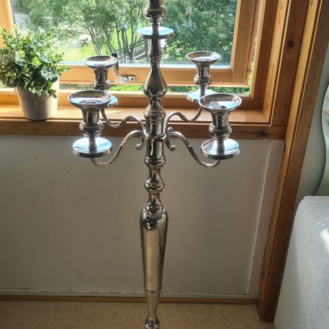 Candle holder.