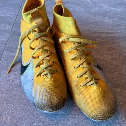 Nike fotballsko 38