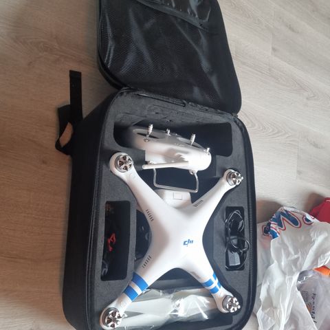 Dji Phantom 2 drone selges. Pent brukt