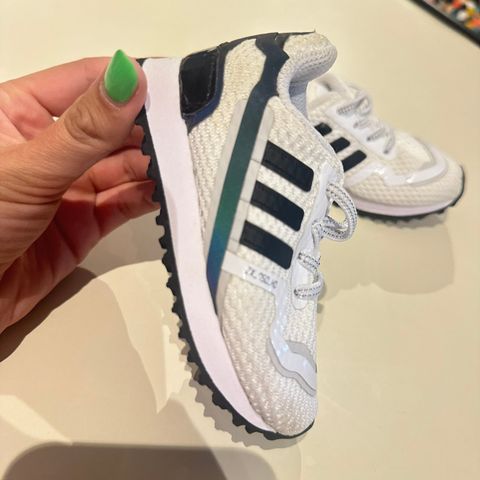 Adidas barn sko (str20)