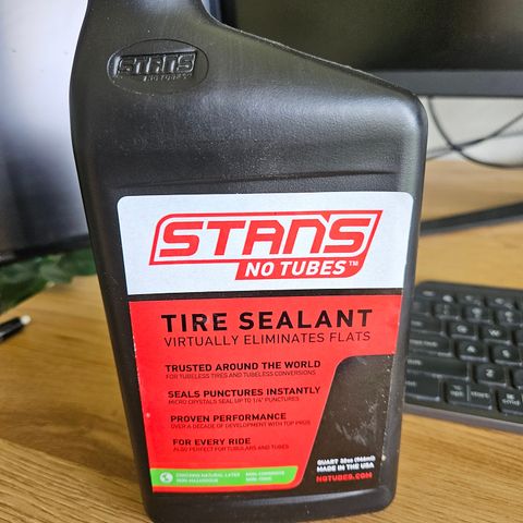 Stans Tubeless sealant ~0,8L