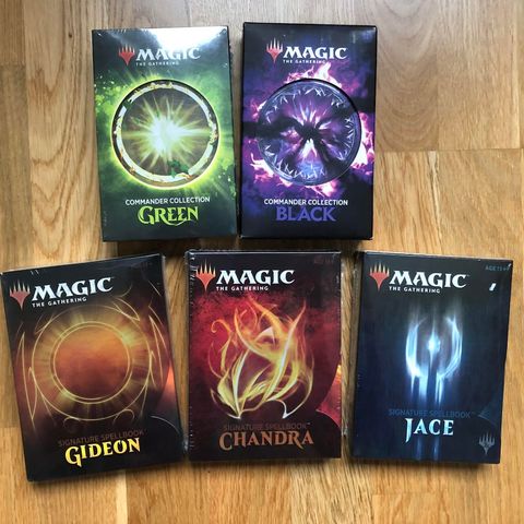 Magic the gathering commander green + black + alle signature spellbooks selges