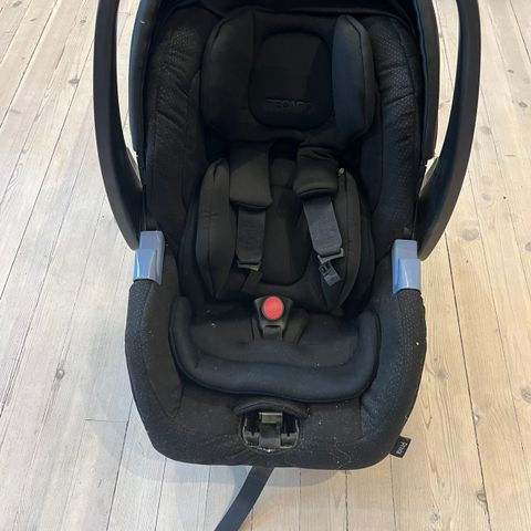 Recaro privia bilsete , med base og nyfødt innlegg