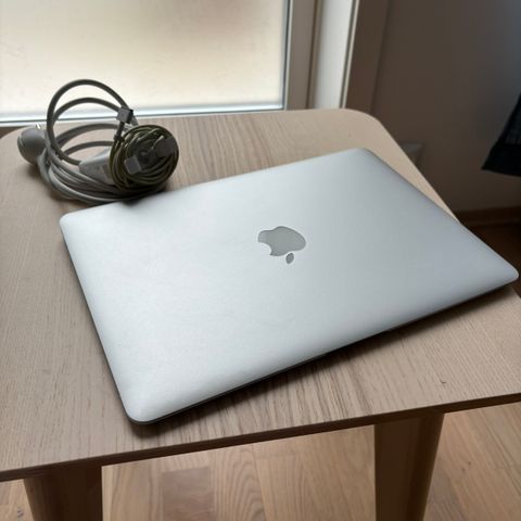 MacBook Air (13-inch, Early 2015) - 256 GB