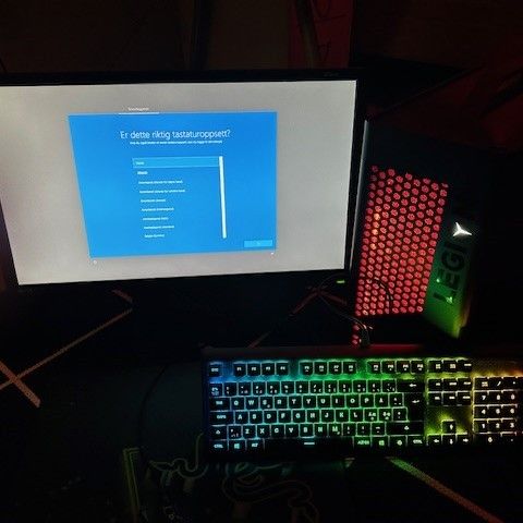 Kupp - Full gamingpakke - Lenovo Legion T530 og BenQ Zowie 24-tommer skjerm