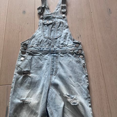 Ripped Dungaree short