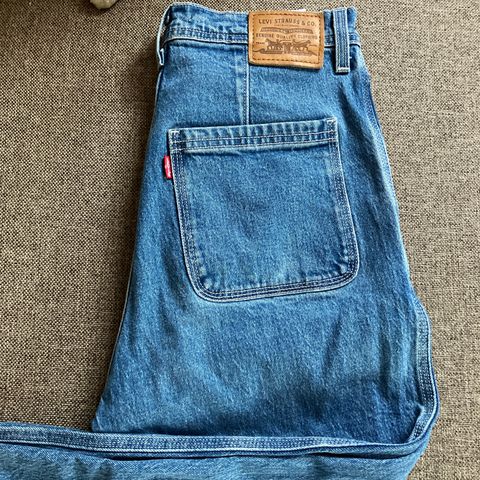 Levis bukse str 28/29 Ribcage Straight