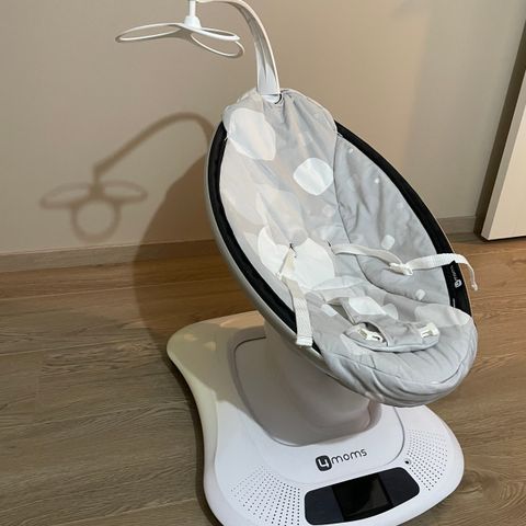 Babysitter fra 4moms mamaroo 4.0.