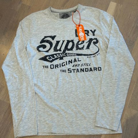 Ny Superdry genser lang arm str M selges