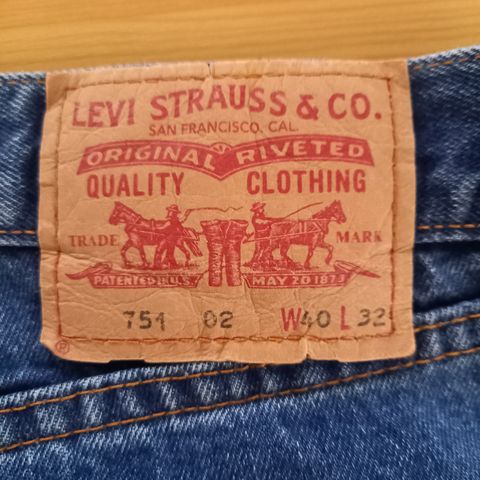 Levis