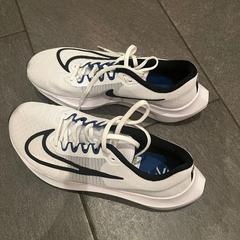 Nike zoom fly 5. Brukt i 5 km. Feil størrelse (44)