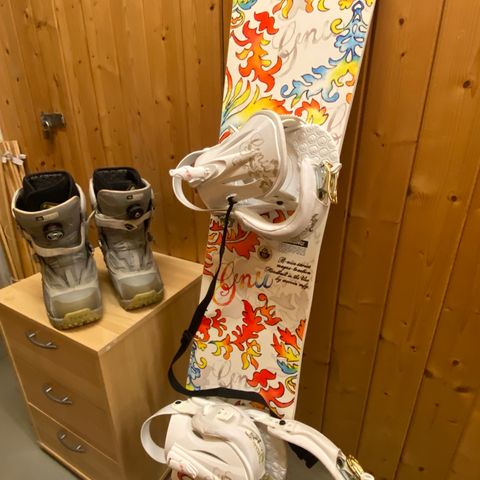 Gnu snowboard 151cm