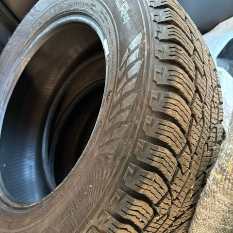 215/65R16C dekksett vinterdekk Nokian Hakkapeliitta CR4. For Proace &andre biler