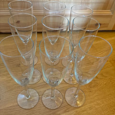 9 champagne/ vin glass