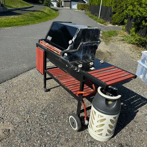 Weber gassgrill inkl. Kompositt gassflasker 10 kg